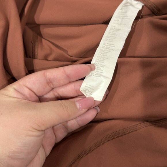 Fabletics PowerHold Capri Leggings XXL Cinnamon Rust Pockets High Waisted EUC - Picture 4 of 4